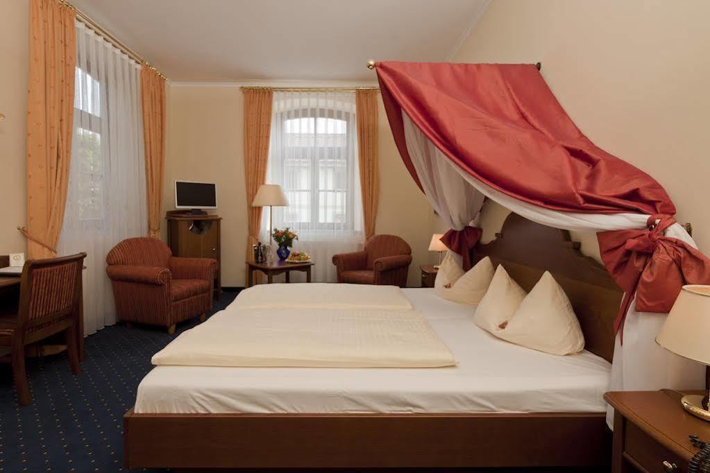 Hotel Angerbraeu Murnau am Staffelsee Dış mekan fotoğraf